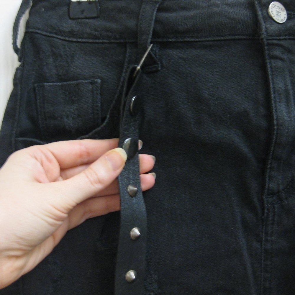 NWT Guess black denim studded suspenders skirt 25 - Picture 10 of 13